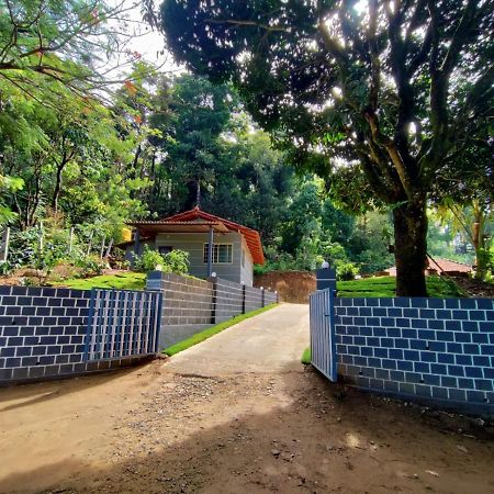 Darshan'S Home Stay Madikeri Luaran gambar